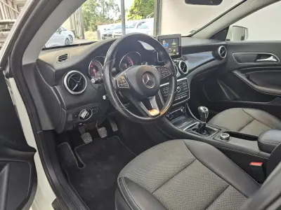 Mercedes-Benz CLA 180 2015 - 14000 EUR, 205367 km - 205367km - foto 14 de 51