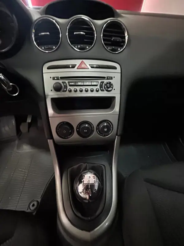 Peugeot 308 2011 - 5250 EUR, 262746 km - 262746km - foto 11 de 17