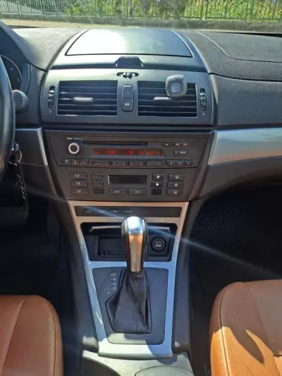 BMW X3 2008 - 11000 EUR, 268000 km - AUTO.MOTO.pt - 268000km - foto 12 de 24