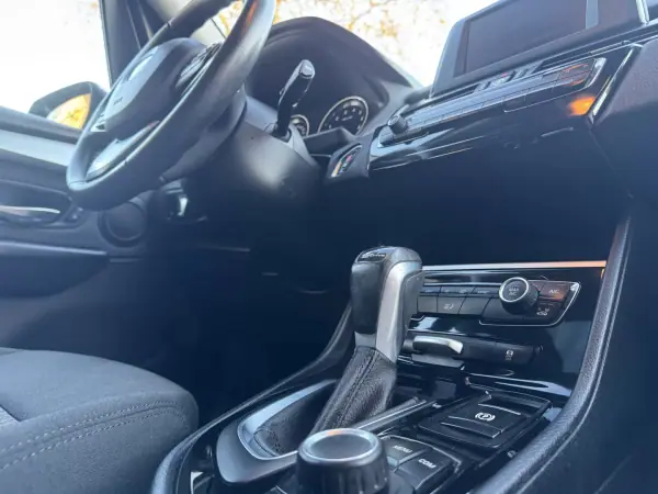 BMW 225xe Active Tourer 2018 - 18900 EUR, 68000 km - AUTO.MOTO.pt - 68000km - foto 46 de 52