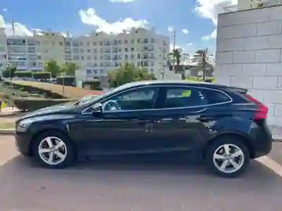 Volvo V40 2014 - 9990 EUR, 180000 km - AUTO.MOTO.pt - 180000km - foto 3 de 5