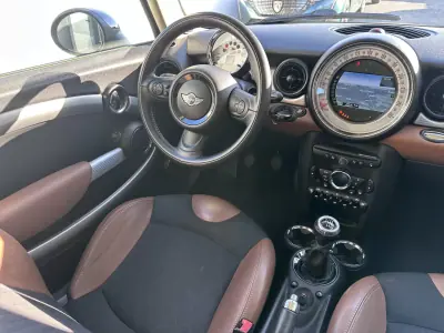 MINI Cooper 2012 - 10500 EUR, 210000 km - AUTO.MOTO.pt - 210000km - foto 21 de 40