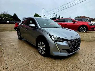 Peugeot e-208 2020 - 15750 EUR, 56000 km - AUTO.MOTO.pt - 56000km - foto 4 de 41