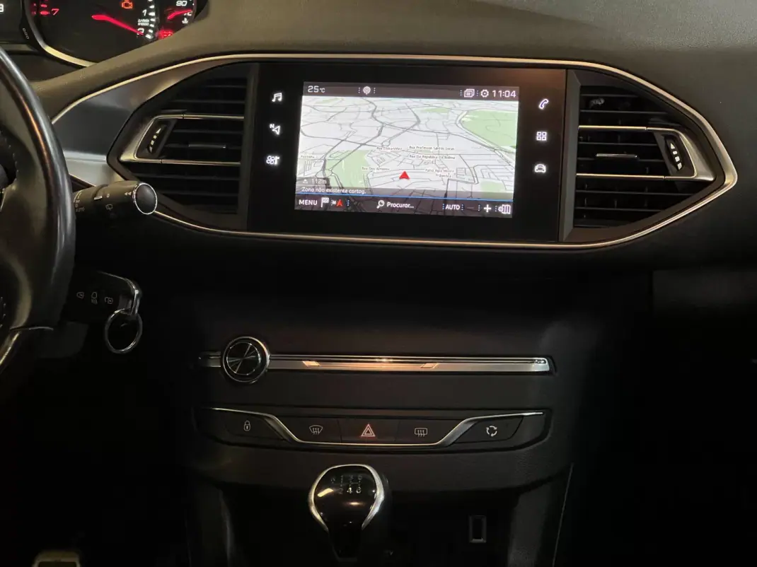 Peugeot 308 2019 - 10990 EUR, 130000 km - 130000km - foto 15 de 38