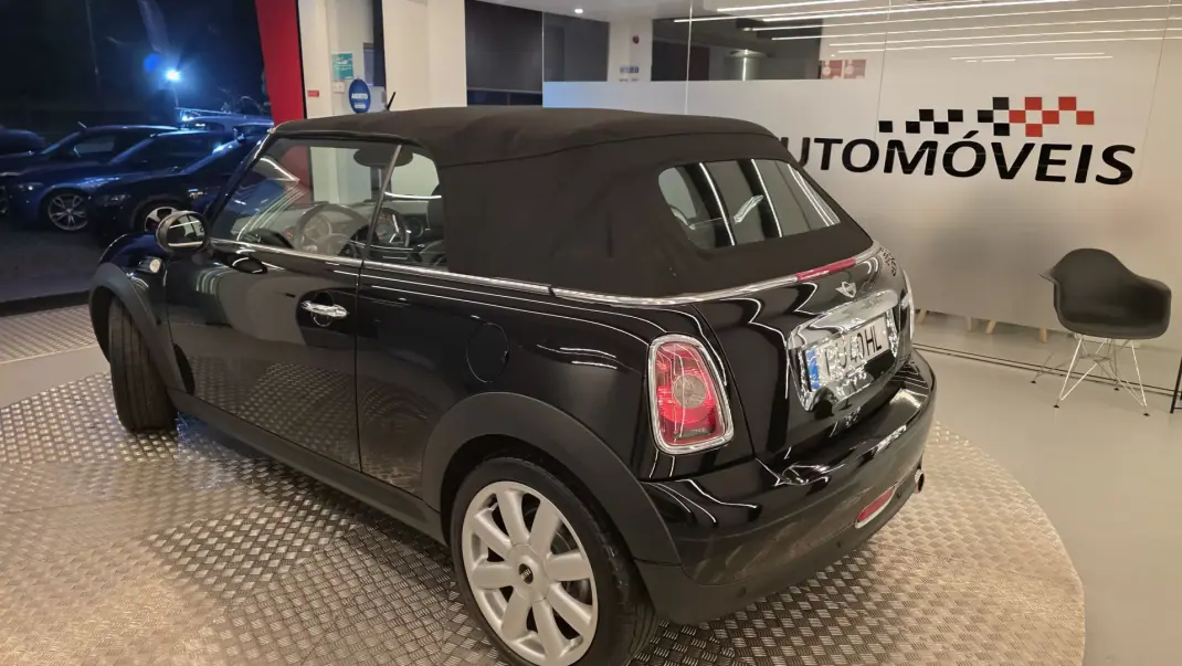 MINI Cooper 2010 - 9900 EUR, 144067 km - AUTO.MOTO.pt - 144067km - foto 20 de 56