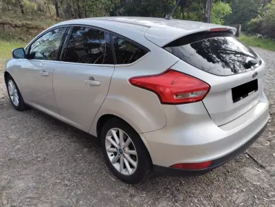 Ford Focus 2018 - 9999 EUR, 160000 km - AUTO.MOTO.pt - 160000km - foto 5 de 30
