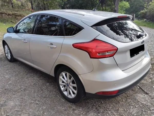 Ford Focus 2018 - 9999 EUR, 160000 km - AUTO.MOTO.pt - 160000km - foto 5 de 30