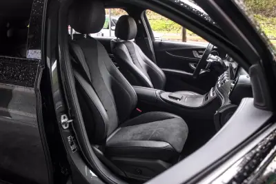 Mercedes-Benz E 300 2022 - 39750 EUR, 66165 km - AUTO.MOTO.pt - 66165km - foto 31 de 51