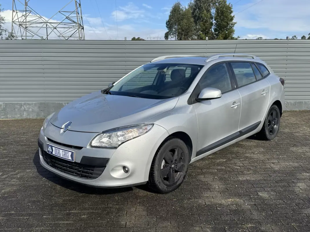 Renault Mégane Break 2011 - 7950 EUR, 226000 km - AUTO.MOTO.pt - 226000km - foto 1 de 6
