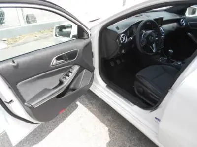 Mercedes-Benz A 180 2014 - 16900 EUR, 118688 km - AUTO.MOTO.pt - 118688km - foto 9 de 14