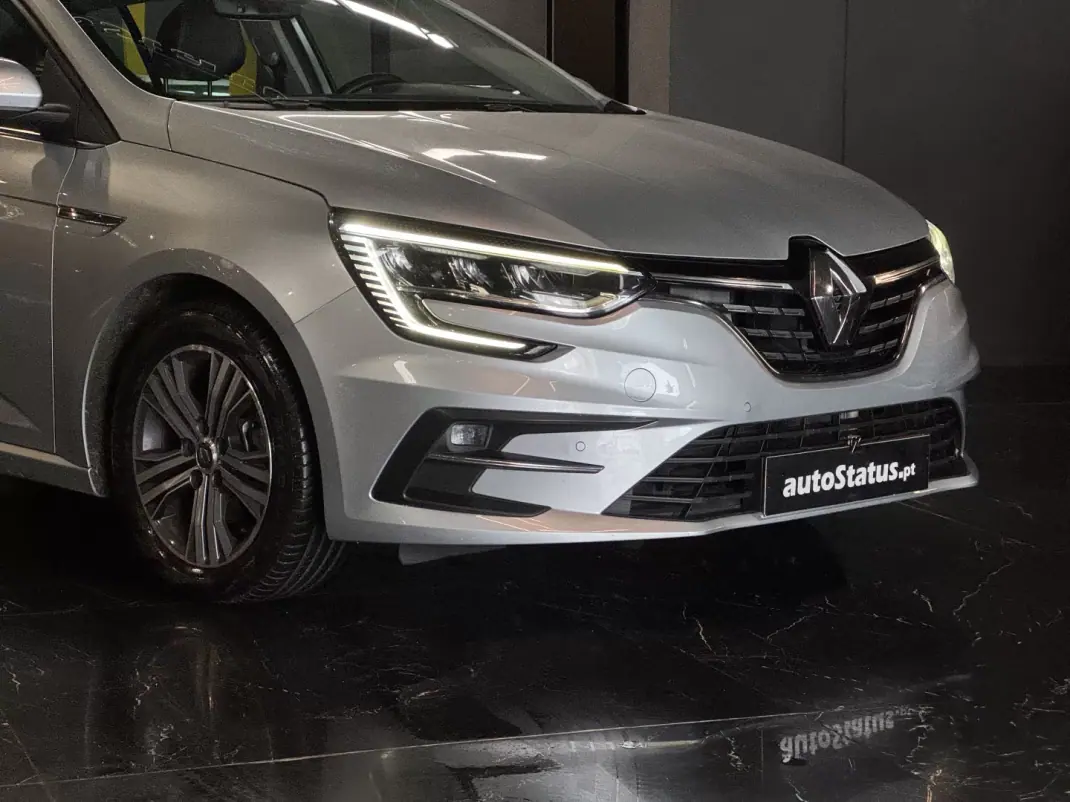 Renault Mégane Sport Tourer 2021 - 14990 EUR, 171050 km - AUTO.MOTO.pt - 171050km - foto 3 de 32