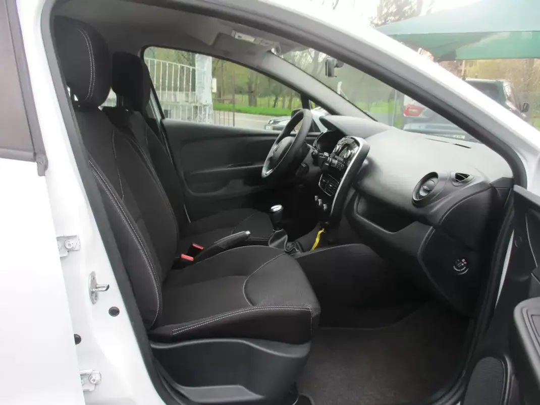 Renault Clio 2017 - 11990 EUR, 81000 km - 81000km - foto 19 de 24