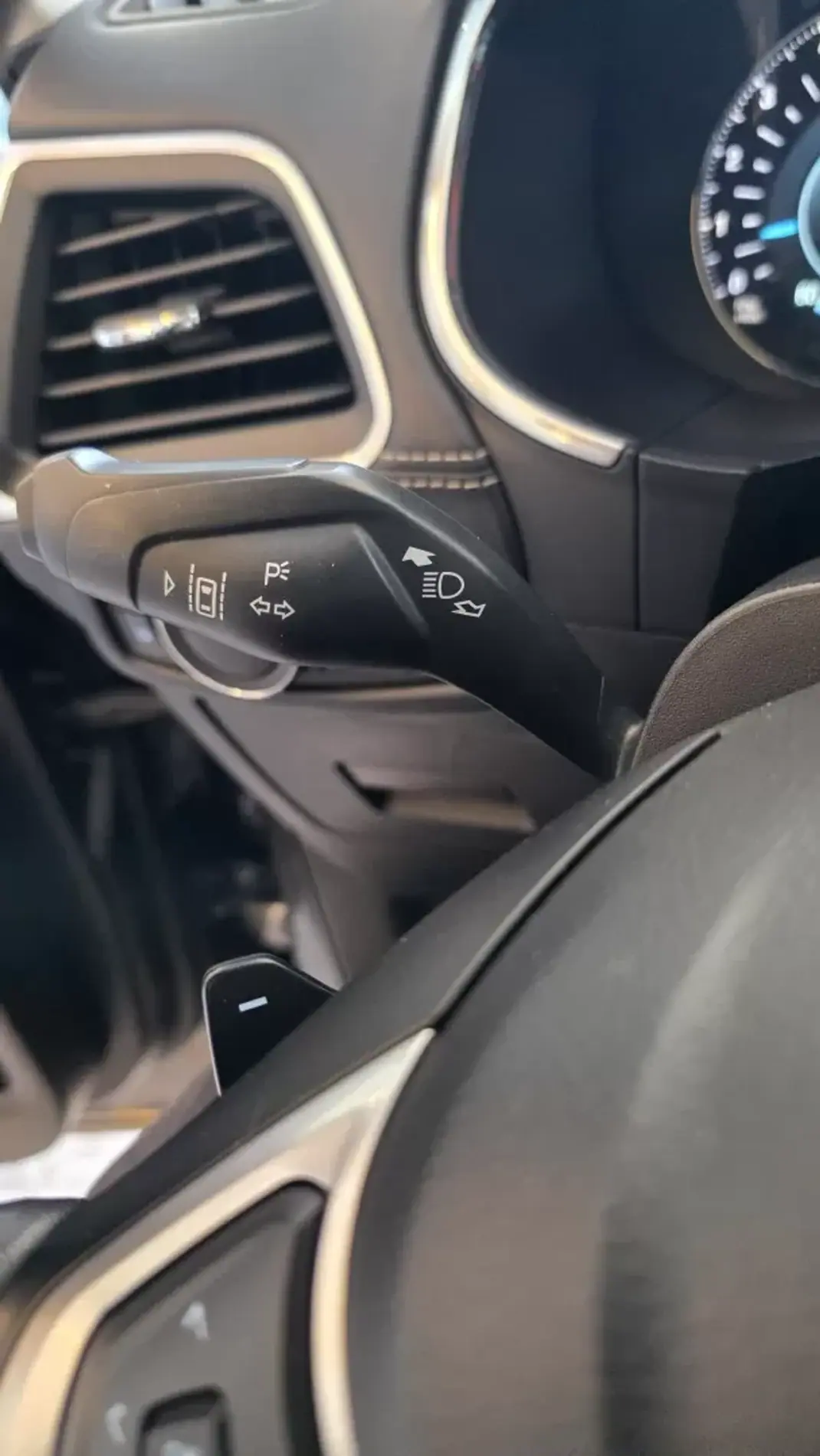 Ford S-Max 2017 - 22500 EUR, 160120 km - AUTO.MOTO.pt - 160120km - foto 47 de 67