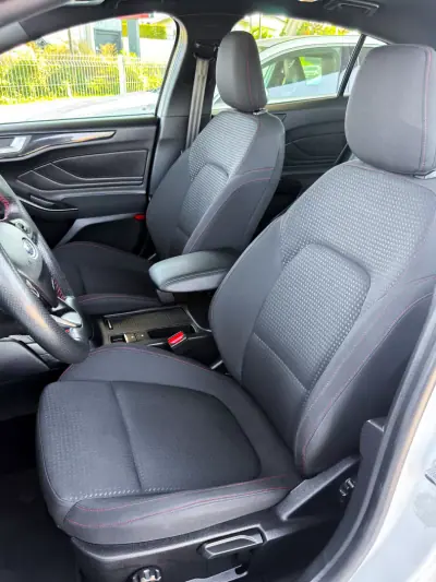 Ford Focus 2019 - 15500 EUR, 124230 km - 124230km - foto 14 de 26