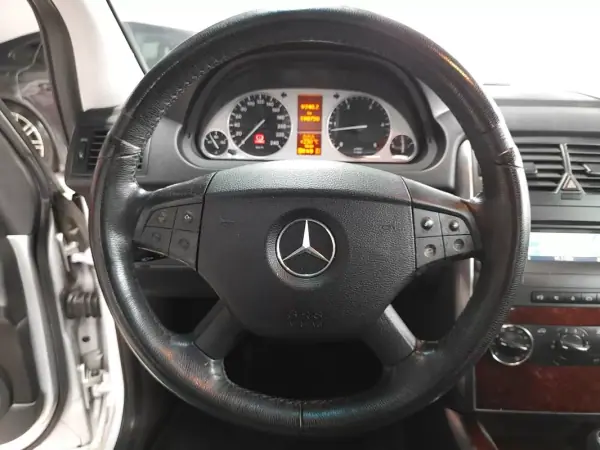 Mercedes-Benz B 200 2006 - 8250 EUR, 190000 km - AUTO.MOTO.pt - 190000km - foto 28 de 34