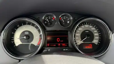 Peugeot RCZ 2015 - 17900 EUR, 144034 km - AUTO.MOTO.pt - 144034km - foto 28 de 64