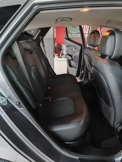 Hyundai ix35 2013 - 9990 EUR, 157000 km - AUTO.MOTO.pt - 157000km - foto 18 de 34