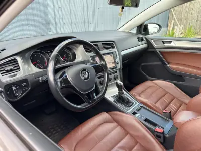 Volkswagen Golf 2015 - 14750 EUR, 163941 km - AUTO.MOTO.pt - 163941km - foto 4 de 19