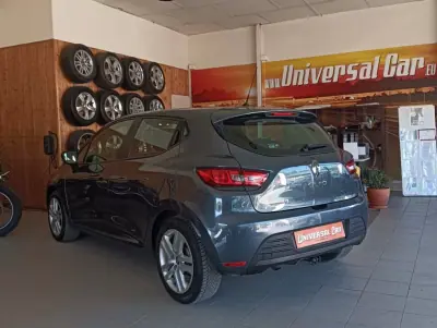 Renault Clio 2017 - 12900 EUR, 58000 km - AUTO.MOTO.pt - 58000km - foto 3 de 17