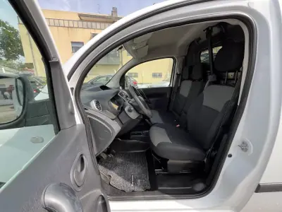 Renault Kangoo 1.5 DCi Maxi 2021 - 13250 EUR, 125000 km - AUTO.MOTO.pt - 125000km - foto 10 de 39