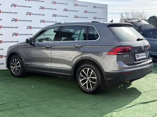 Volkswagen Tiguan 2017 - 19990 EUR, 165504 km - AUTO.MOTO.pt - 165504km - foto 10 de 21
