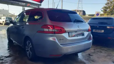 Peugeot 308 SW 2015 - 6999 EUR, 234000 km - AUTO.MOTO.pt - 234000km - foto 14 de 16