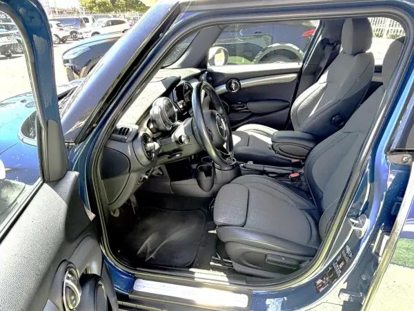 MINI Cooper 2014 - 11850 EUR, 132056 km - AUTO.MOTO.pt - 132056km - foto 6 de 13