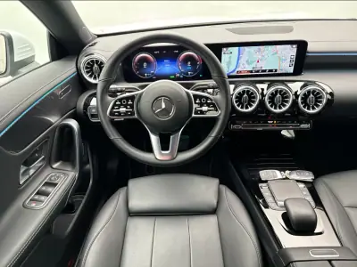 Mercedes-Benz CLA 250 2023 - 32000 EUR, 128000 km - AUTO.MOTO.pt - 128000km - foto 8 de 19