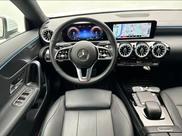Mercedes-Benz CLA 250 2023 - 32000 EUR, 128000 km - AUTO.MOTO.pt - 128000km - foto 8 de 19