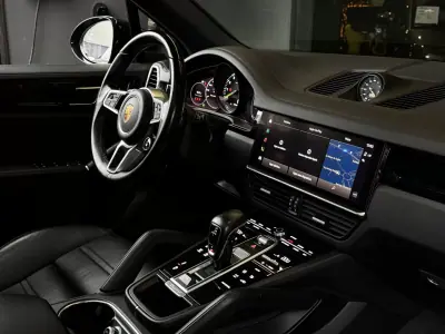 Porsche Cayenne 2021 - 74990 EUR, 85200 km - AUTO.MOTO.pt - 85200km - foto 37 de 37