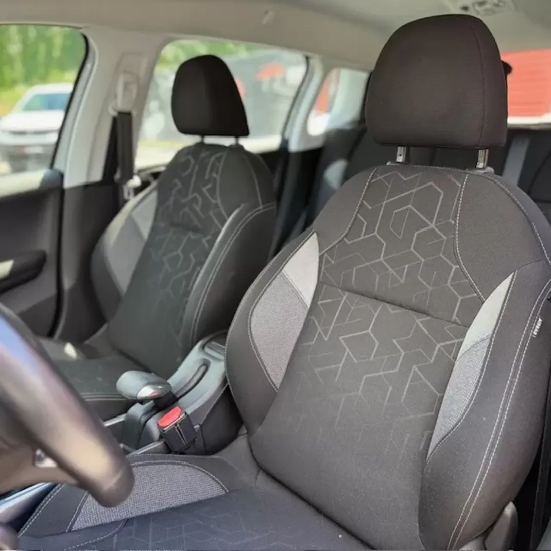 Peugeot 2008 2019 - 15900 EUR, 110000 km - AUTO.MOTO.pt - 110000km - foto 10 de 16