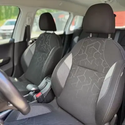 Peugeot 2008 2019 - 15900 EUR, 110000 km - AUTO.MOTO.pt - 110000km - foto 10 de 16
