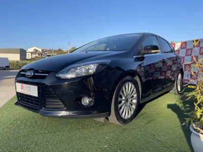 Ford Focus 2013 - 9990 EUR, 186235 km - AUTO.MOTO.pt - 186235km - foto 5 de 23