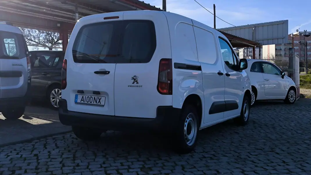 Peugeot Partner L1 2021 - 14490 EUR, 111190 km - AUTO.MOTO.pt - 111190km - foto 7 de 10