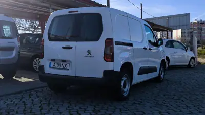 Peugeot Partner L1 2021 - 14490 EUR, 111190 km - AUTO.MOTO.pt - 111190km - foto 7 de 10