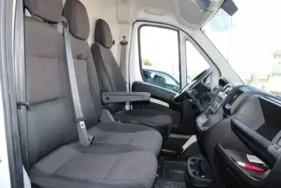 Citroën Jumper 2.2 BlueHDi 35 L4H3 Club 2023 - 23900 EUR, 109915 km - AUTO.MOTO.pt - 109915km - foto 11 de 11