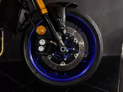 Yamaha MT 09 2023 - 11490 EUR, 5529 km - AUTO.MOTO.pt - 5529km - foto 5 de 16