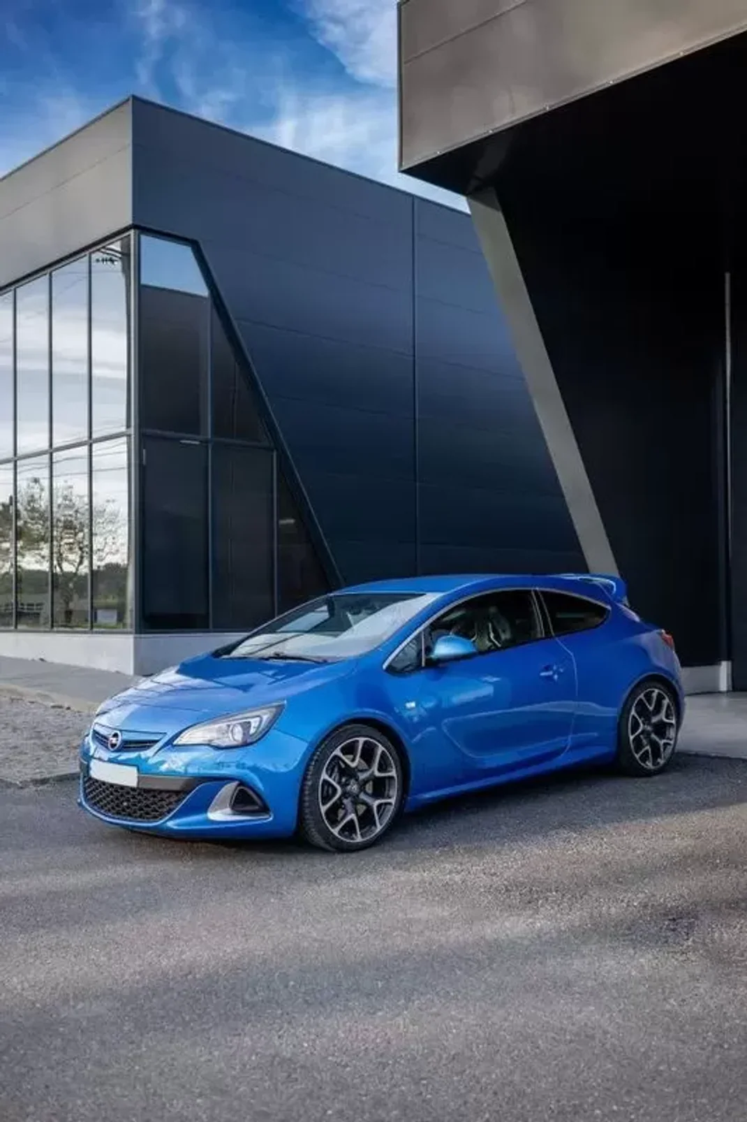 Opel Astra GTC 2013 - 23500 EUR, 109000 km - AUTO.MOTO.pt - 109000km - foto 4 de 47