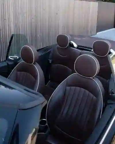 MINI Cooper 2009 - 8999 EUR, 190000 km - AUTO.MOTO.pt - 190000km - foto 11 de 12