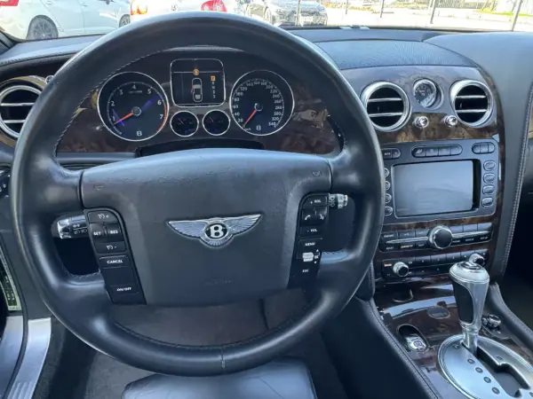 Bentley Continental 2009 - 95000 EUR, 60000 km - AUTO.MOTO.pt - 60000km - foto 18 de 23