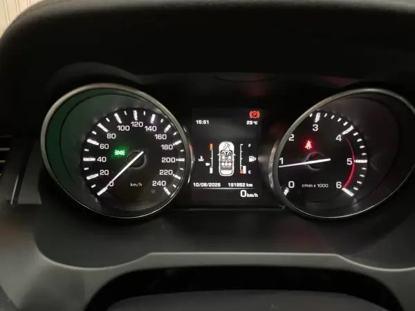Land Rover Range Rover Evoque 2014 - 18950 EUR, 191852 km - AUTO.MOTO.pt - 191852km - foto 9 de 20