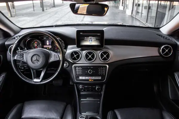 Mercedes-Benz CLA 200 2018 - 17990 EUR, 187896 km - 187896km - foto 27 de 33