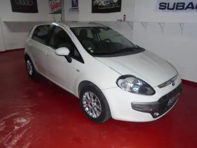 Fiat Punto 2010 - 5900 EUR, 147000 km - AUTO.MOTO.pt - 147000km - foto 2 de 28