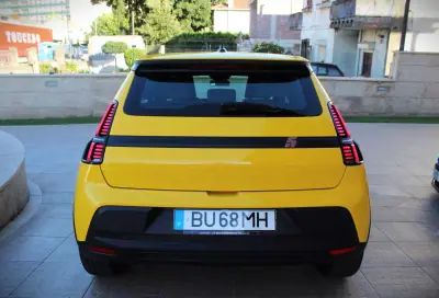 Renault 5 2025 - 28990 EUR, 3000 km - 3000km - foto 33 de 36