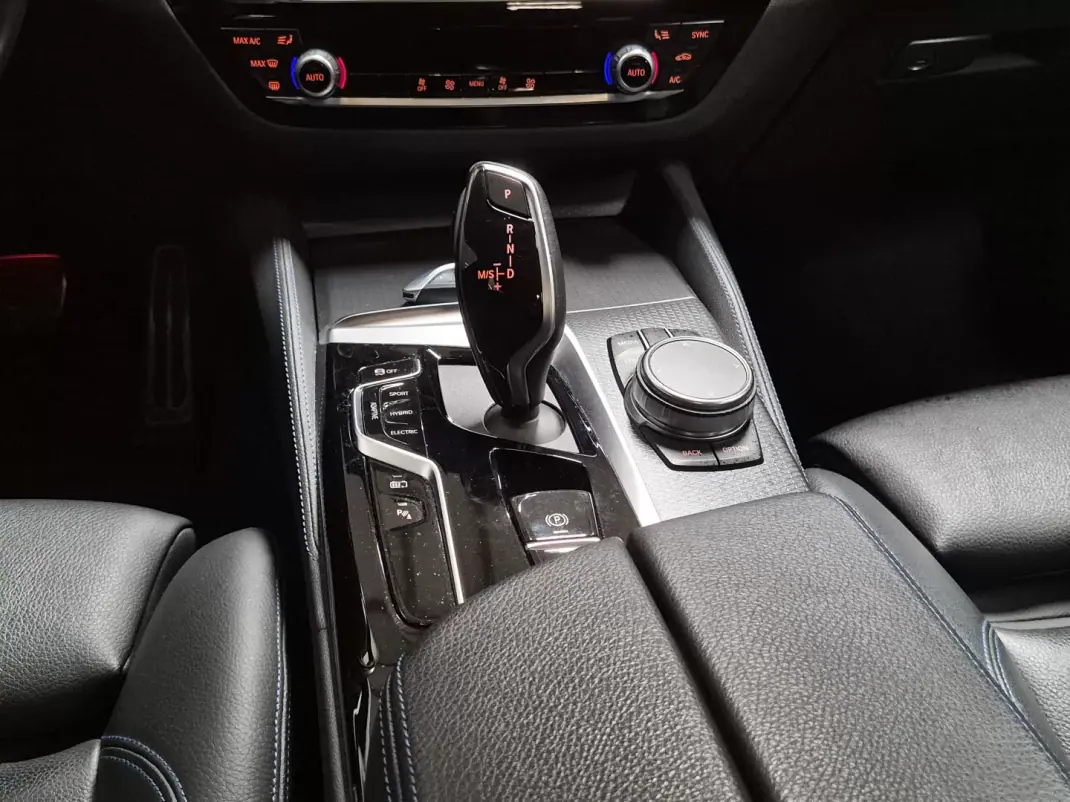 BMW 530e 2023 - 45990 EUR, 32272 km - AUTO.MOTO.pt - 32272km - foto 37 de 38