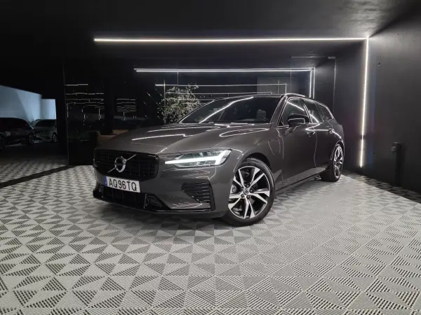 Volvo V60 2.0 T6 AWD TE R-Design 2022 Hybrid Plug-In