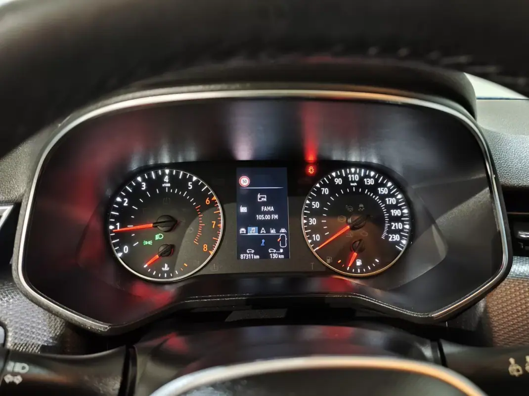 Renault Clio 2021 - 13350 EUR, 87000 km - AUTO.MOTO.pt - 87000km - foto 14 de 25