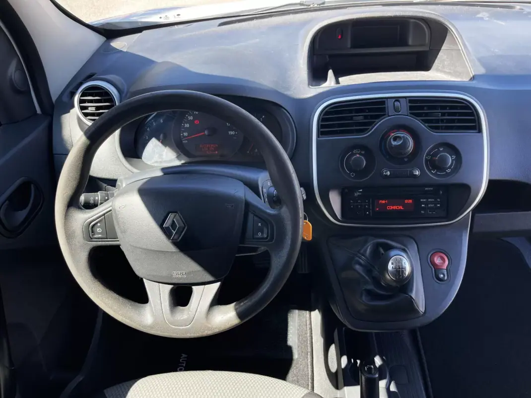 Renault Kangoo 1.5 DCi Business 2020 - 13490 EUR, 142280 km - AUTO.MOTO.pt - 142280km - foto 8 de 17