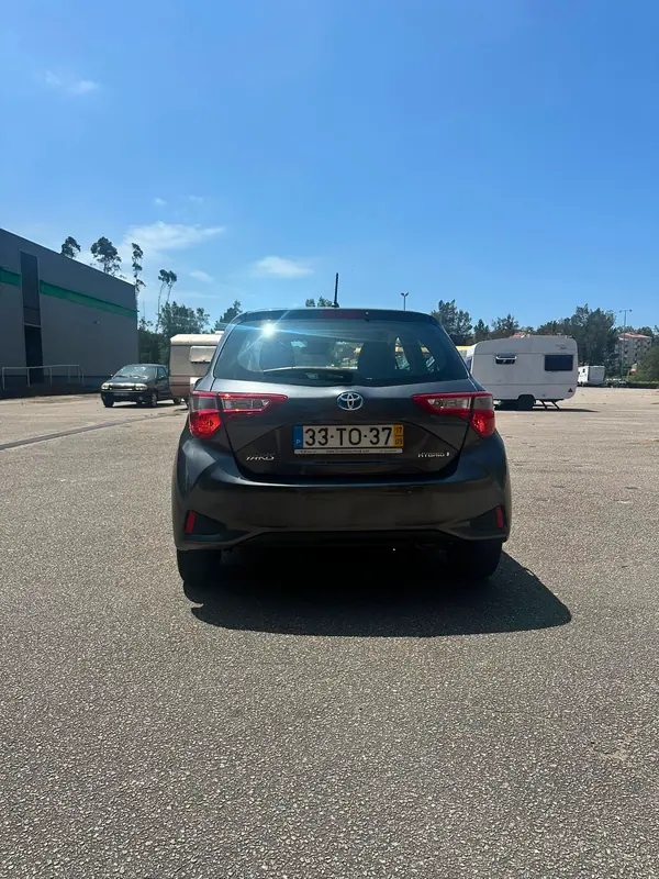 Toyota Yaris 2017 - 14500 EUR, 110000 km - AUTO.MOTO.pt - 110000km - foto 5 de 14