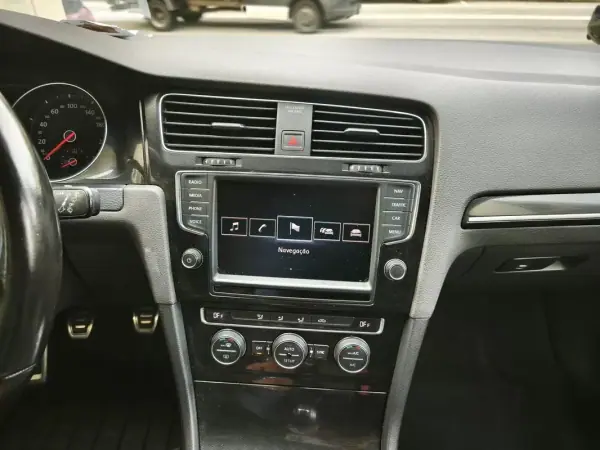 Volkswagen Golf 2014 - 19900 EUR, 160000 km - AUTO.MOTO.pt - 160000km - foto 29 de 34